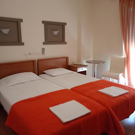 Efstratios Hotel Lutrá Edipszú Kültér fotó