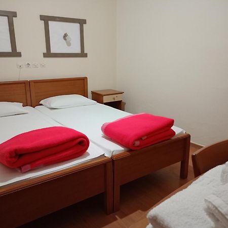 Efstratios Hotel Lutrá Edipszú Kültér fotó