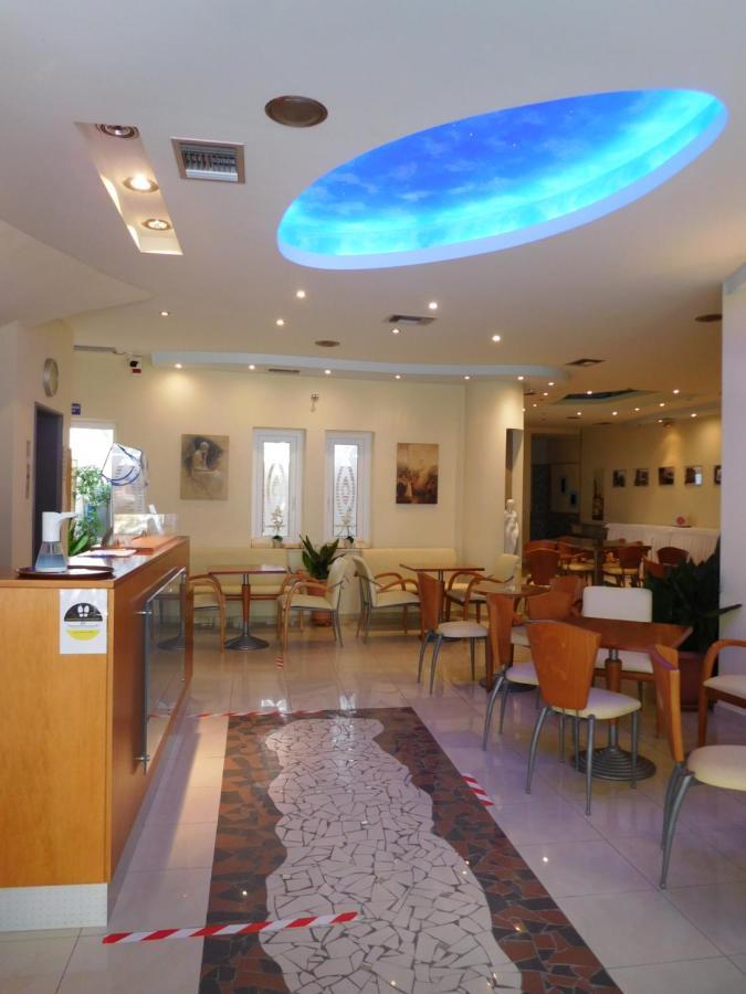 Efstratios Hotel Lutrá Edipszú Kültér fotó