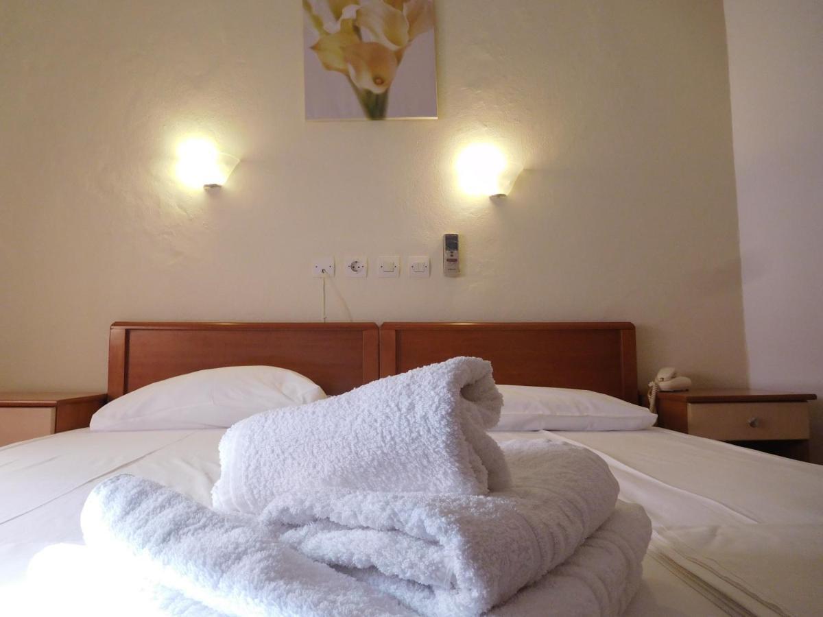 Efstratios Hotel Lutrá Edipszú Kültér fotó