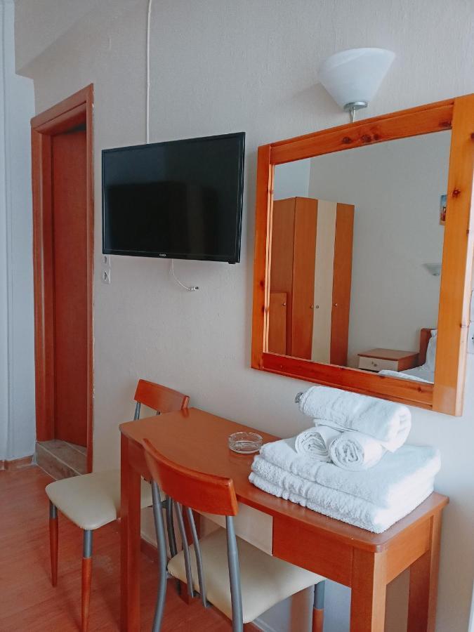 Efstratios Hotel Lutrá Edipszú Kültér fotó