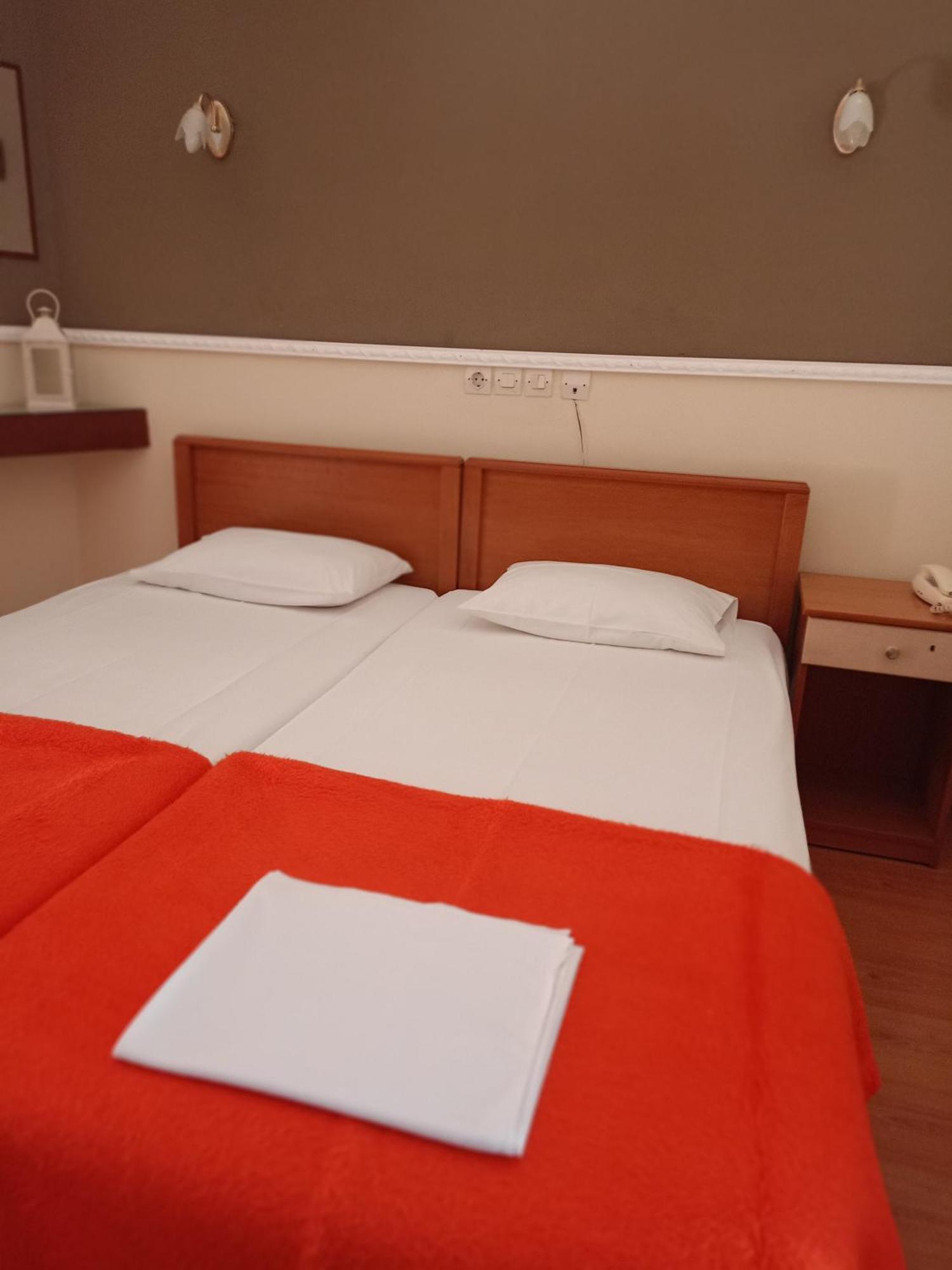 Efstratios Hotel Lutrá Edipszú Kültér fotó