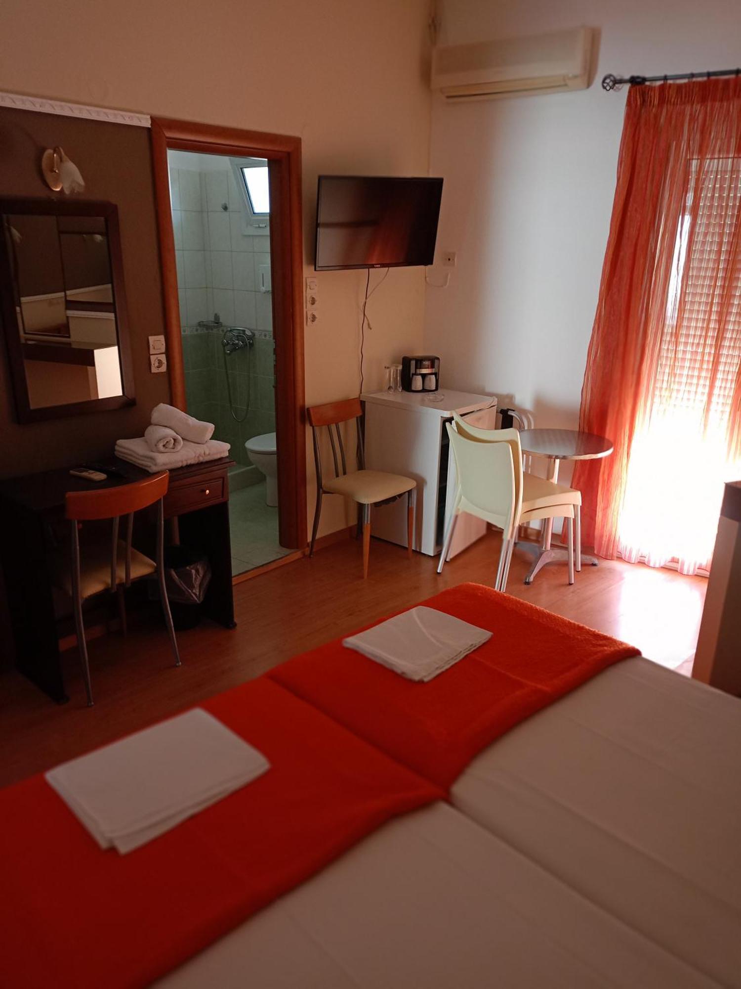Efstratios Hotel Lutrá Edipszú Kültér fotó