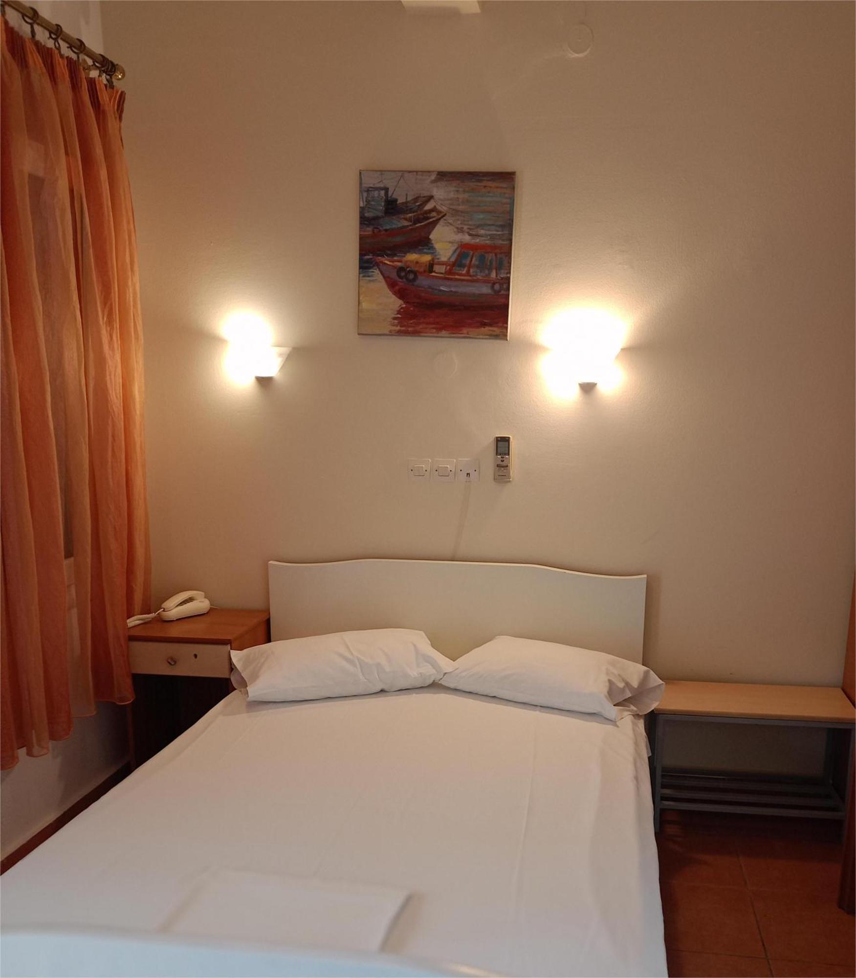 Efstratios Hotel Lutrá Edipszú Kültér fotó