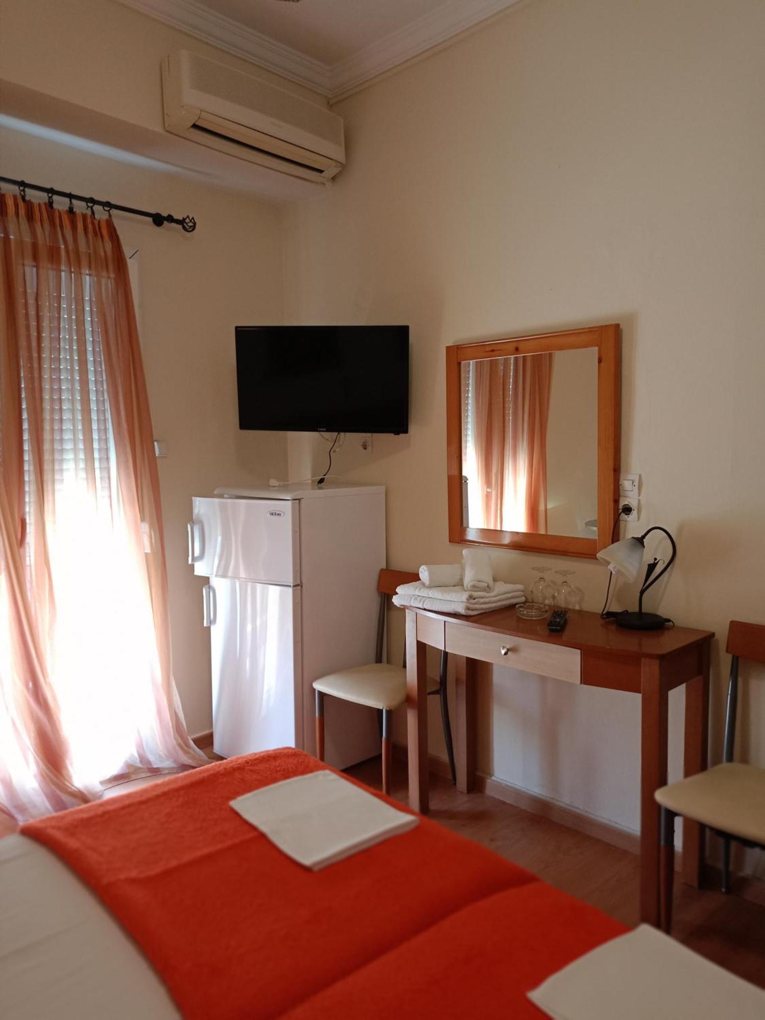 Efstratios Hotel Lutrá Edipszú Kültér fotó