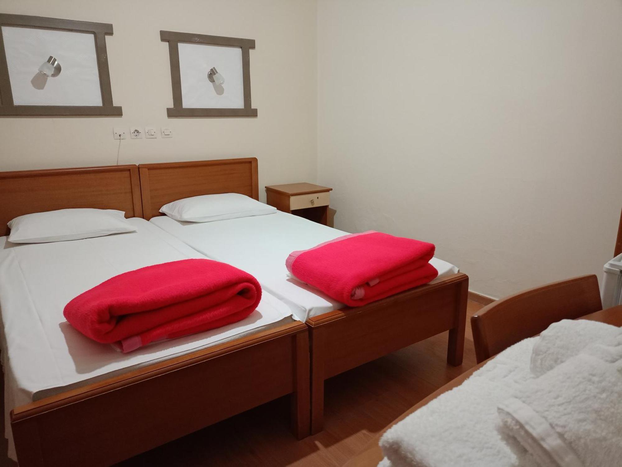 Efstratios Hotel Lutrá Edipszú Kültér fotó