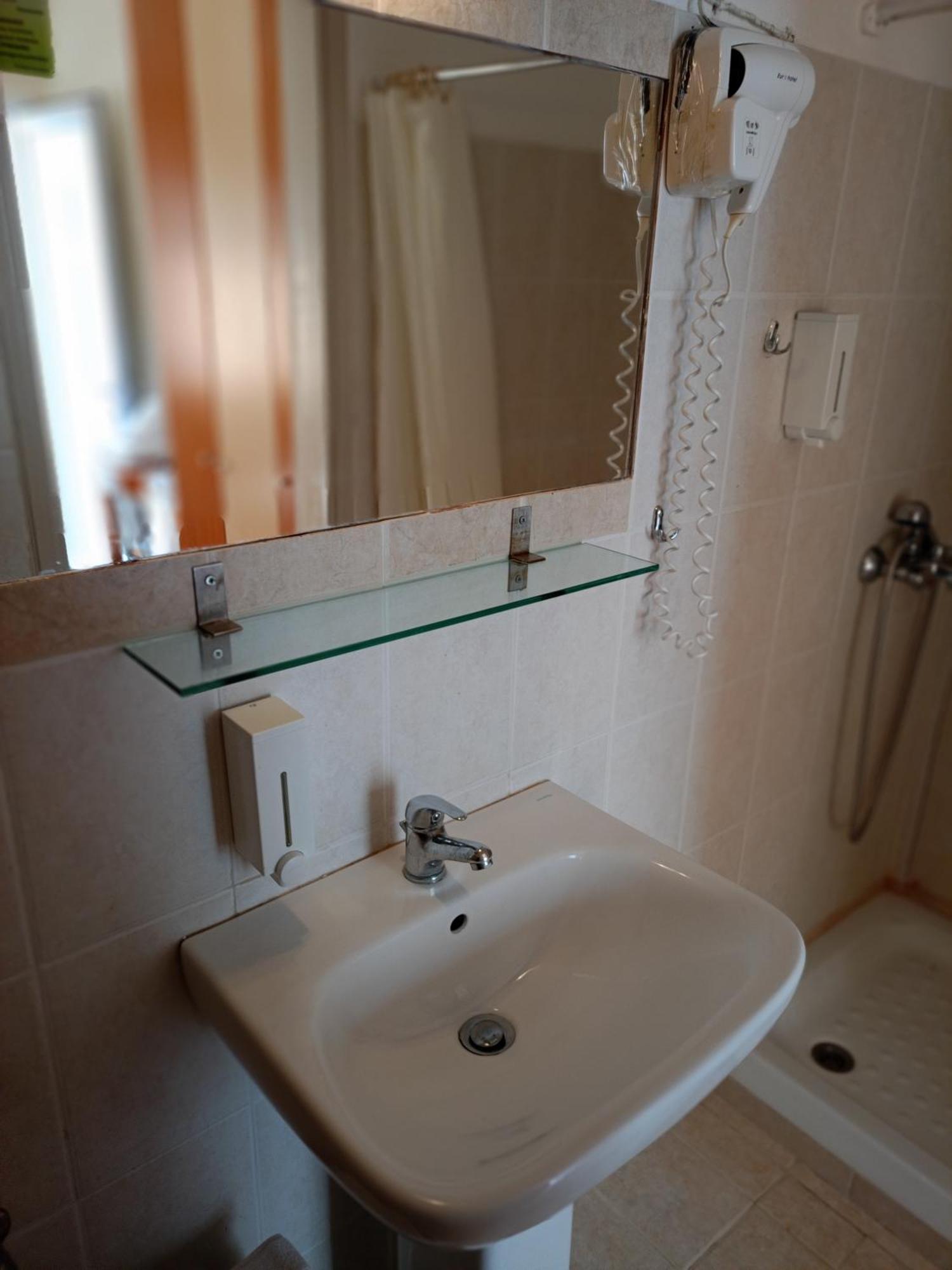 Efstratios Hotel Lutrá Edipszú Szoba fotó