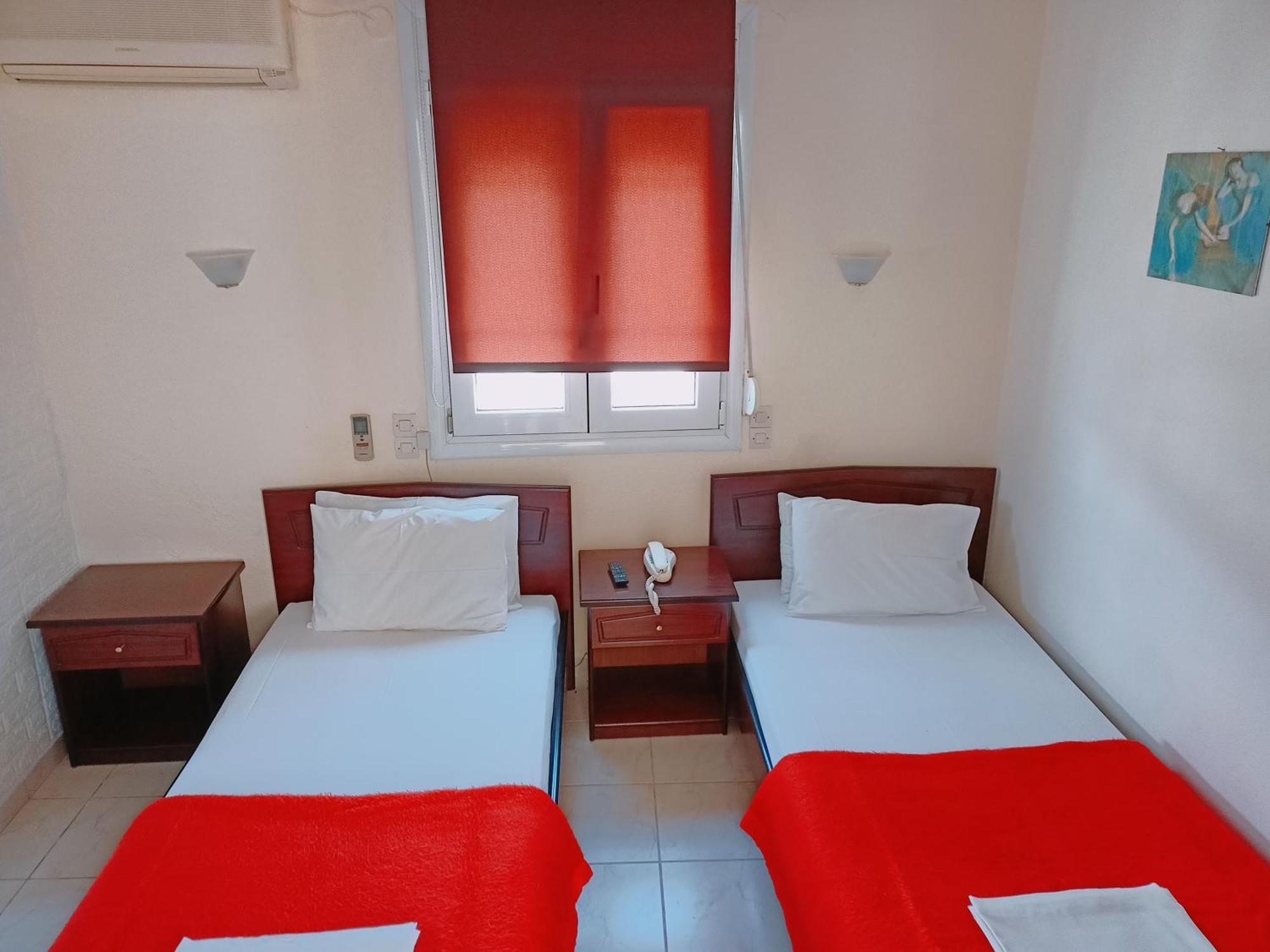 Efstratios Hotel Lutrá Edipszú Szoba fotó